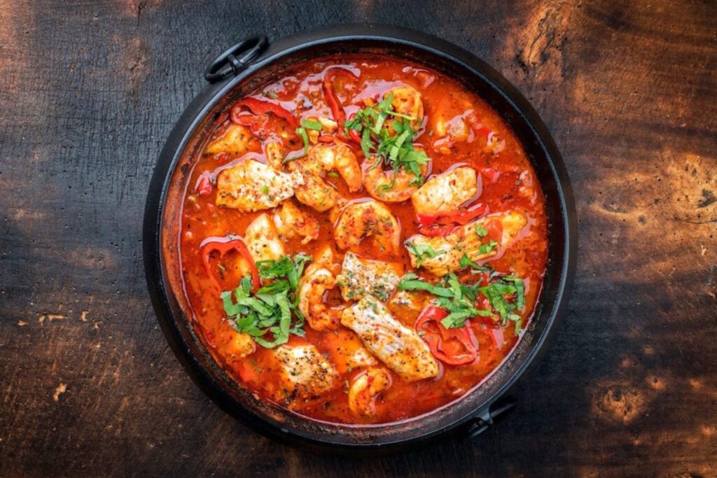 How to Present Gumbo: Bowls, Garnishes, and More